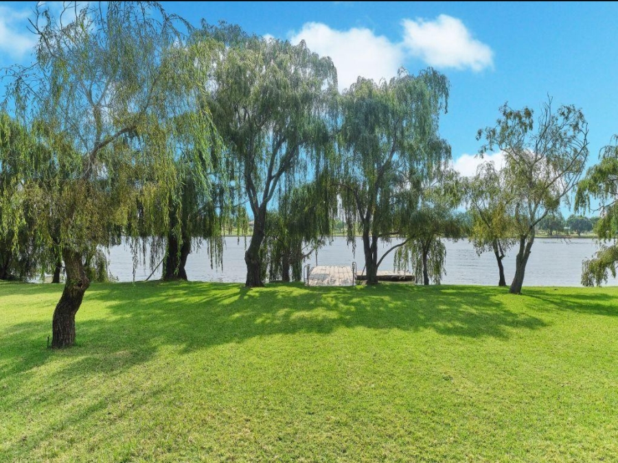 7 Bedroom Property for Sale in Mullersrust Free State